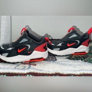 Nike Kids' Black and Red Sneakers
